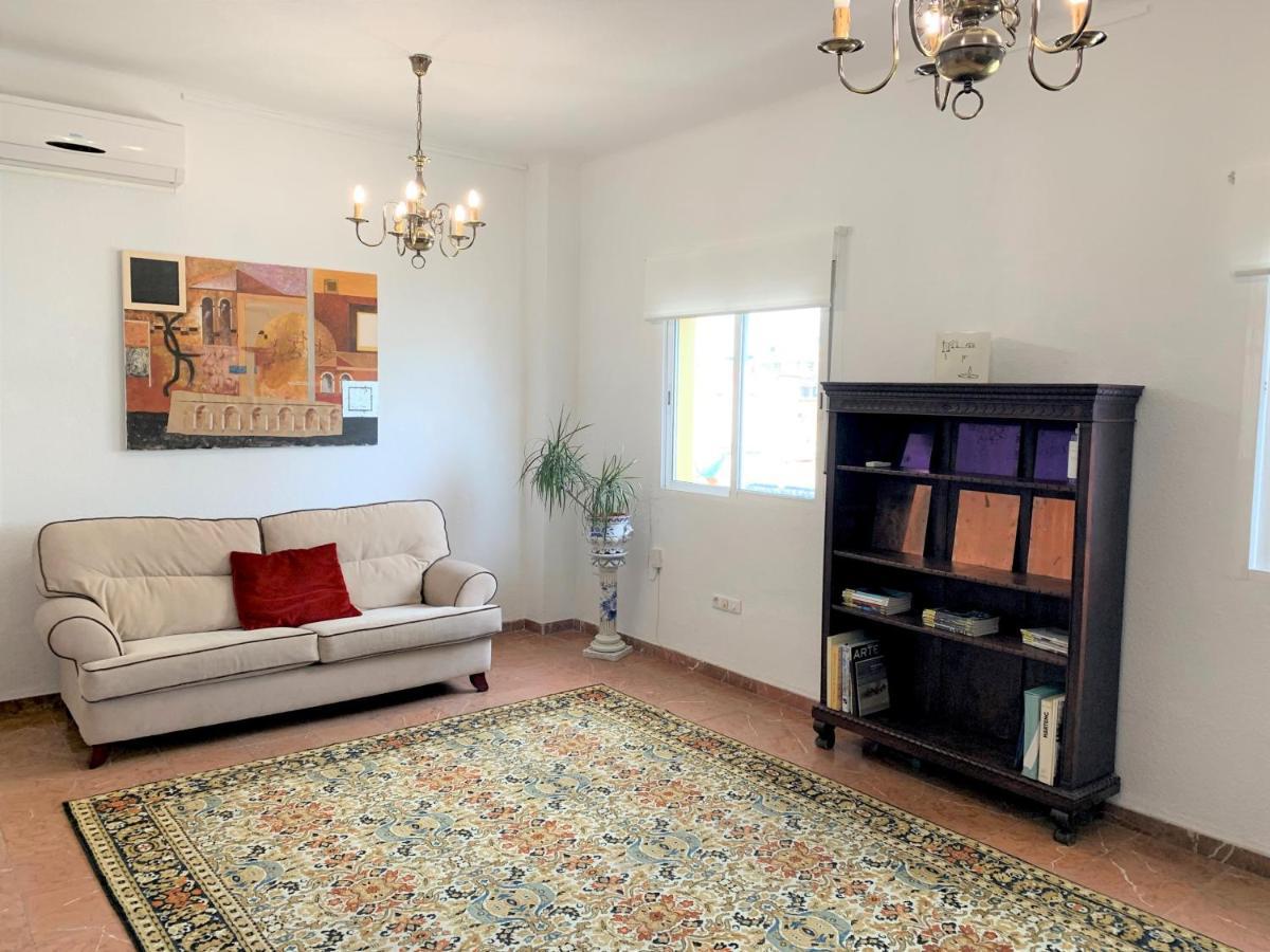 Wide And Traditional- 2bd 1bth- Gavidia *