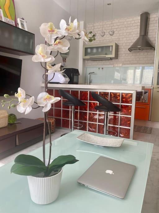 Fibes Con Parking Gratis. Este. Apartamento Sevilla