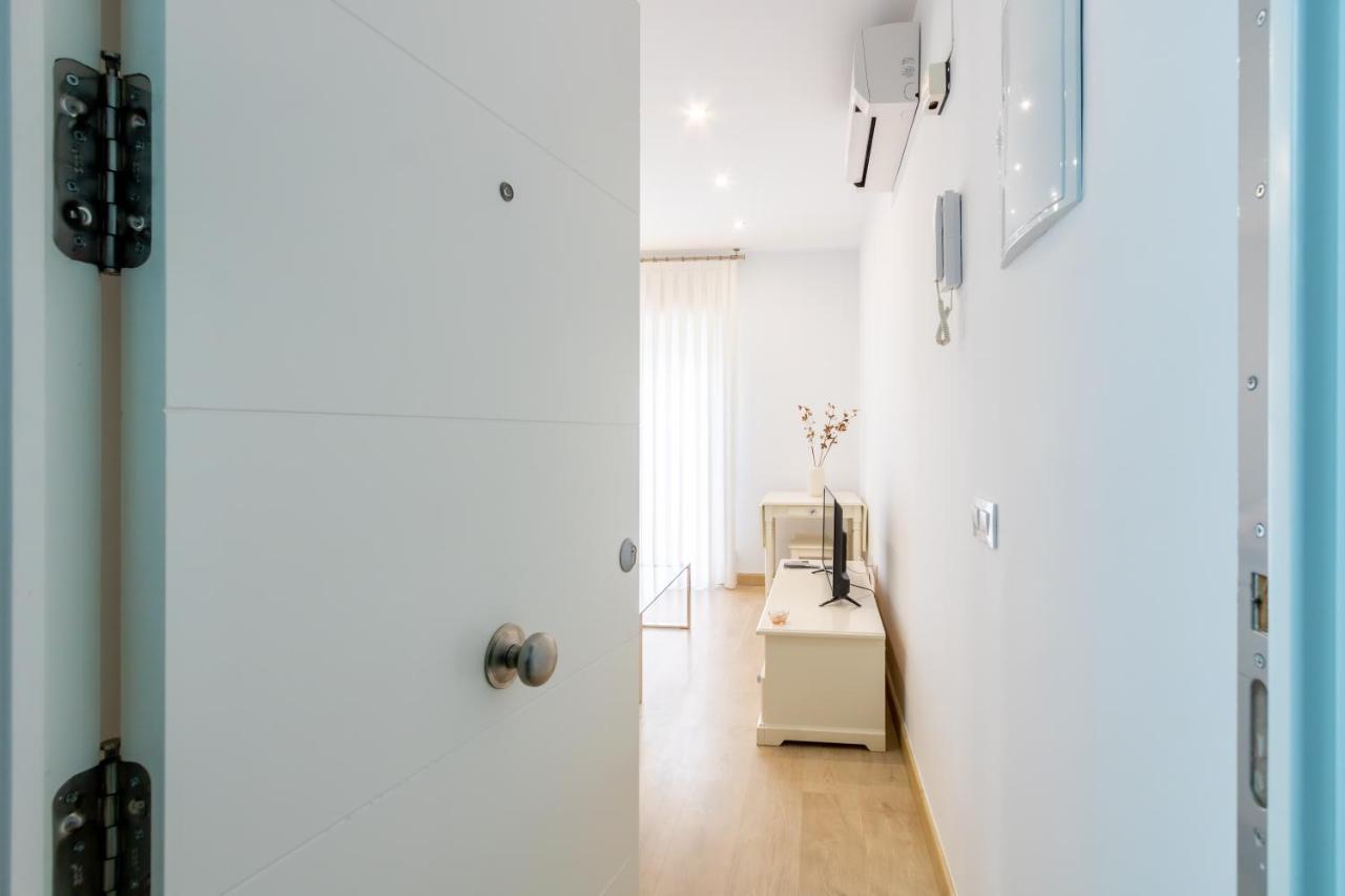 Apartment Charming 2 Bedroom Apartment Triana Bridge By Ocityzen *