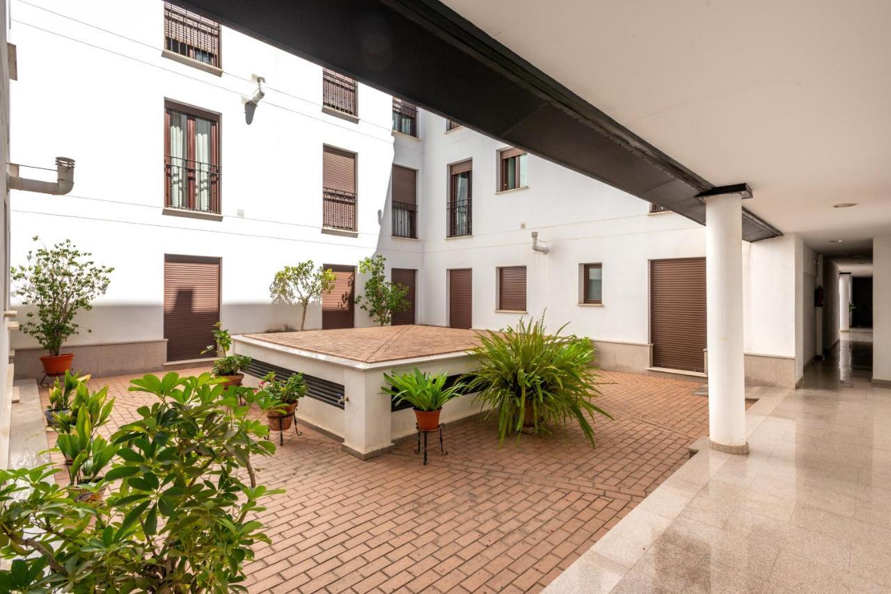 First Floor Near Macarena Church Apartamento *