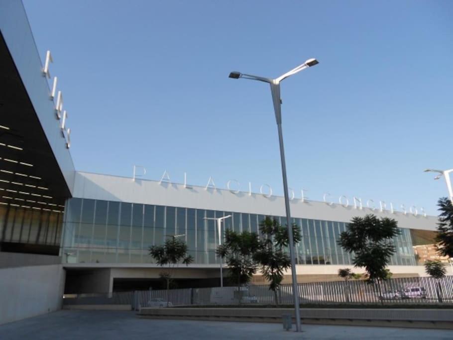 Apartamento Fibes Con Parking Gratis. Este.