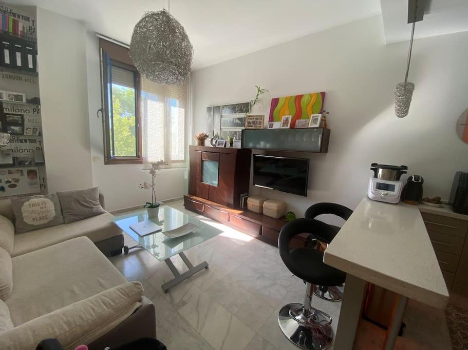 Apartamento Fibes Con Parking Gratis. Este. Sevilla