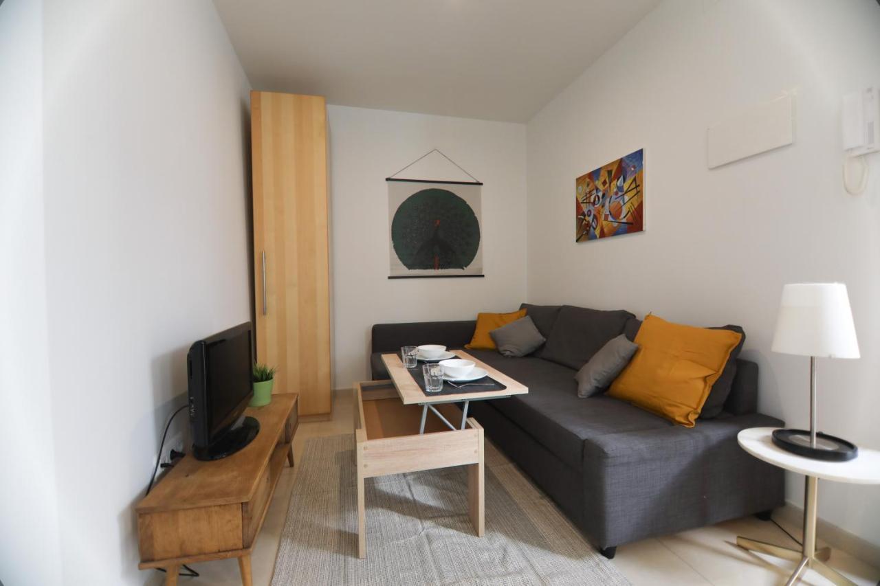 Rentalsevilla Descubriendo En Pareja Apartamento