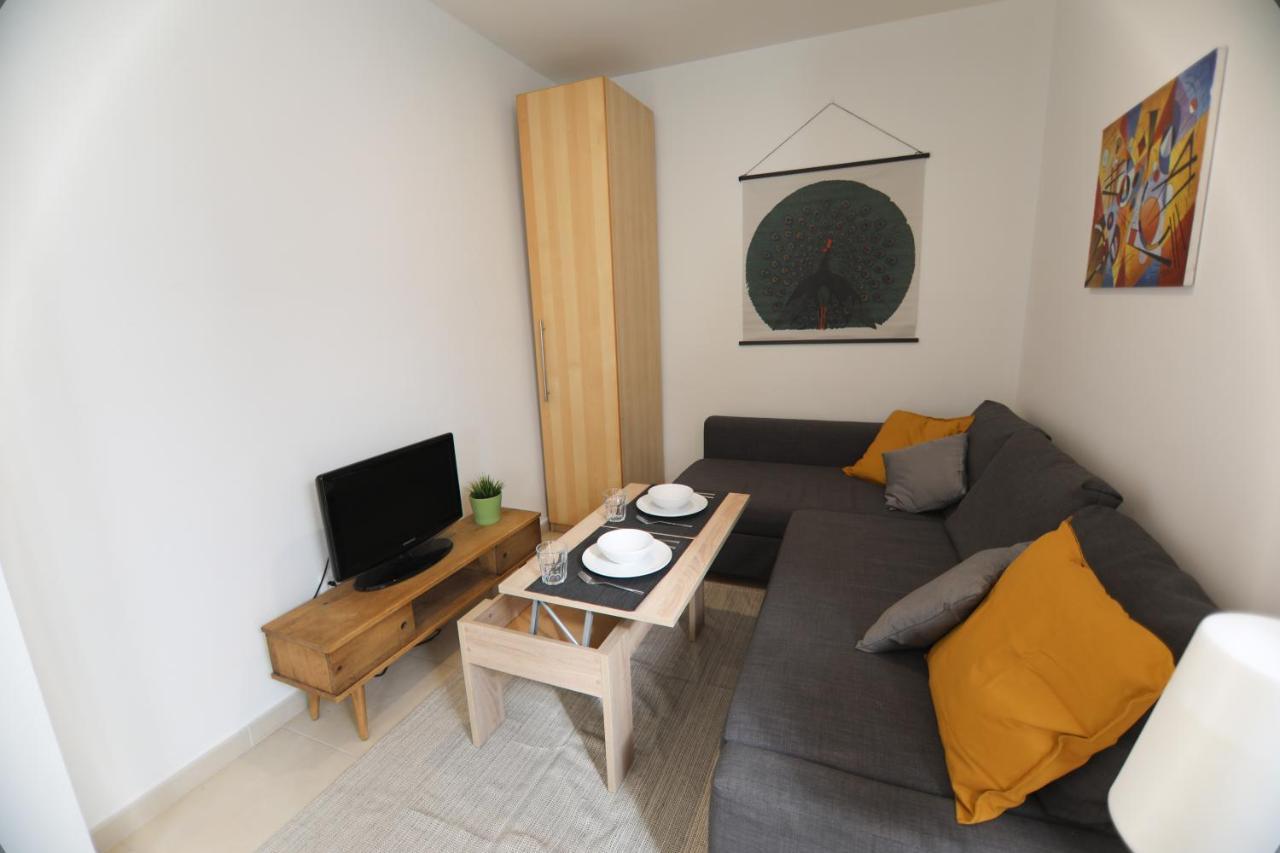 Rentalsevilla Descubriendo En Pareja Apartamento
