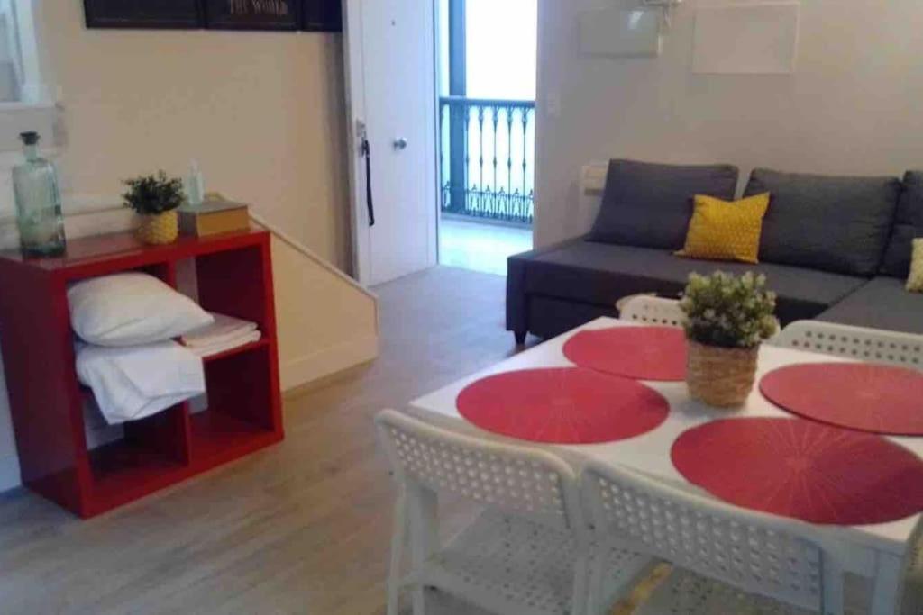 Esse ático. Precioso ático Con Terraza En Pleno Centro Apartamento *