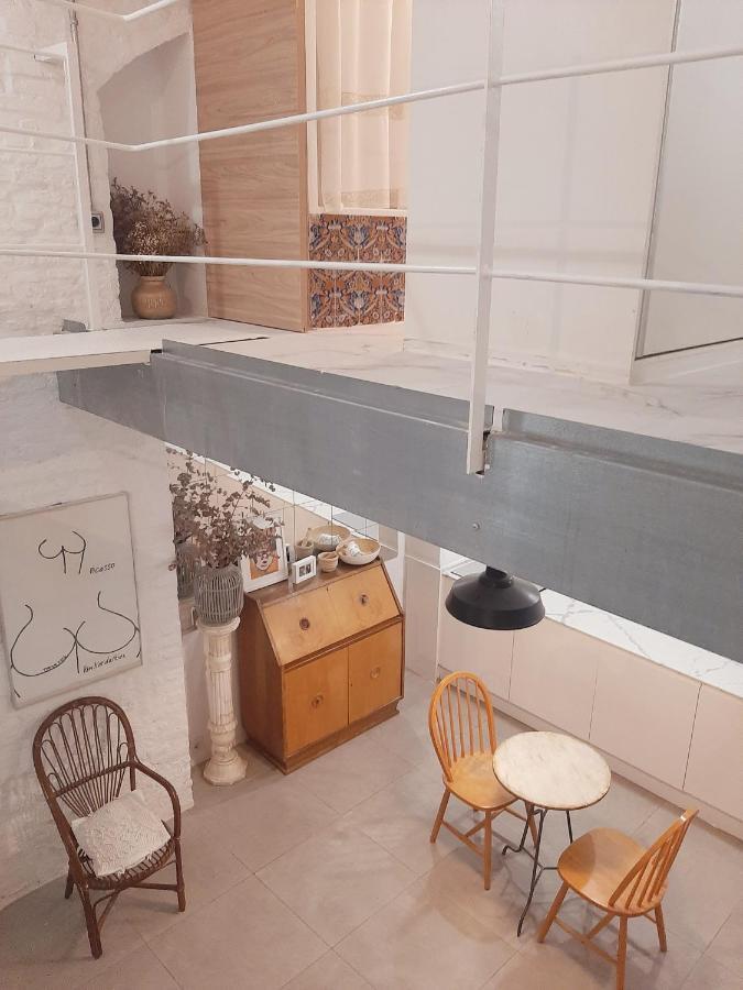 Downtown Loft In A 16th Century Convent Apartment *