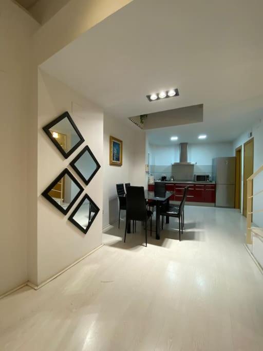 Luxury Complete Building In The Heart Of Сasa de vacaciones Sevilla