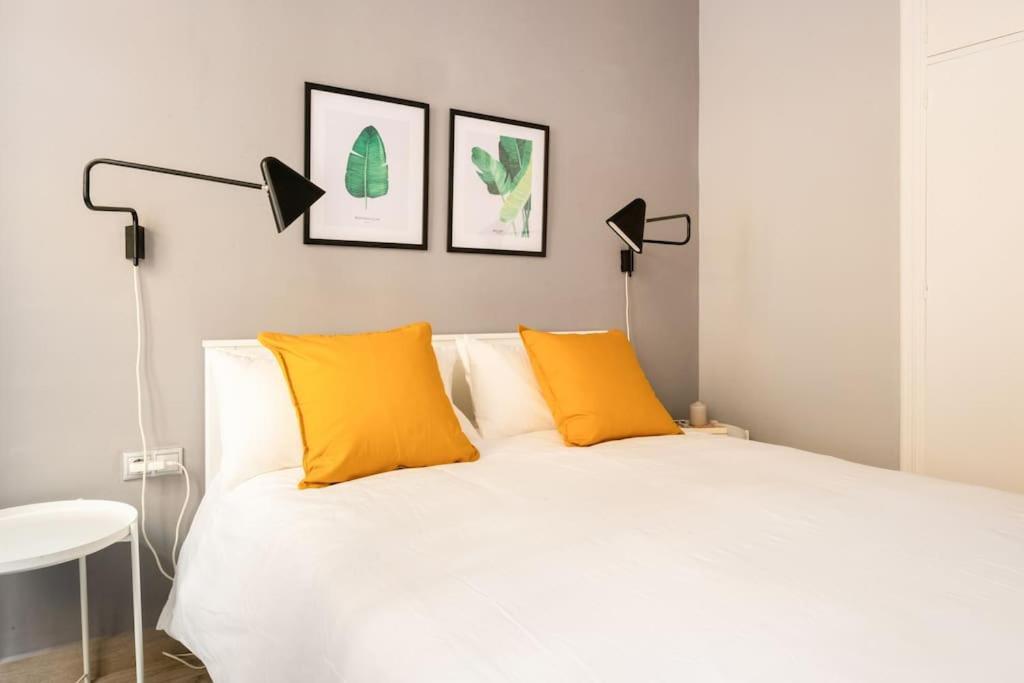 Mia Suite. Center Of *