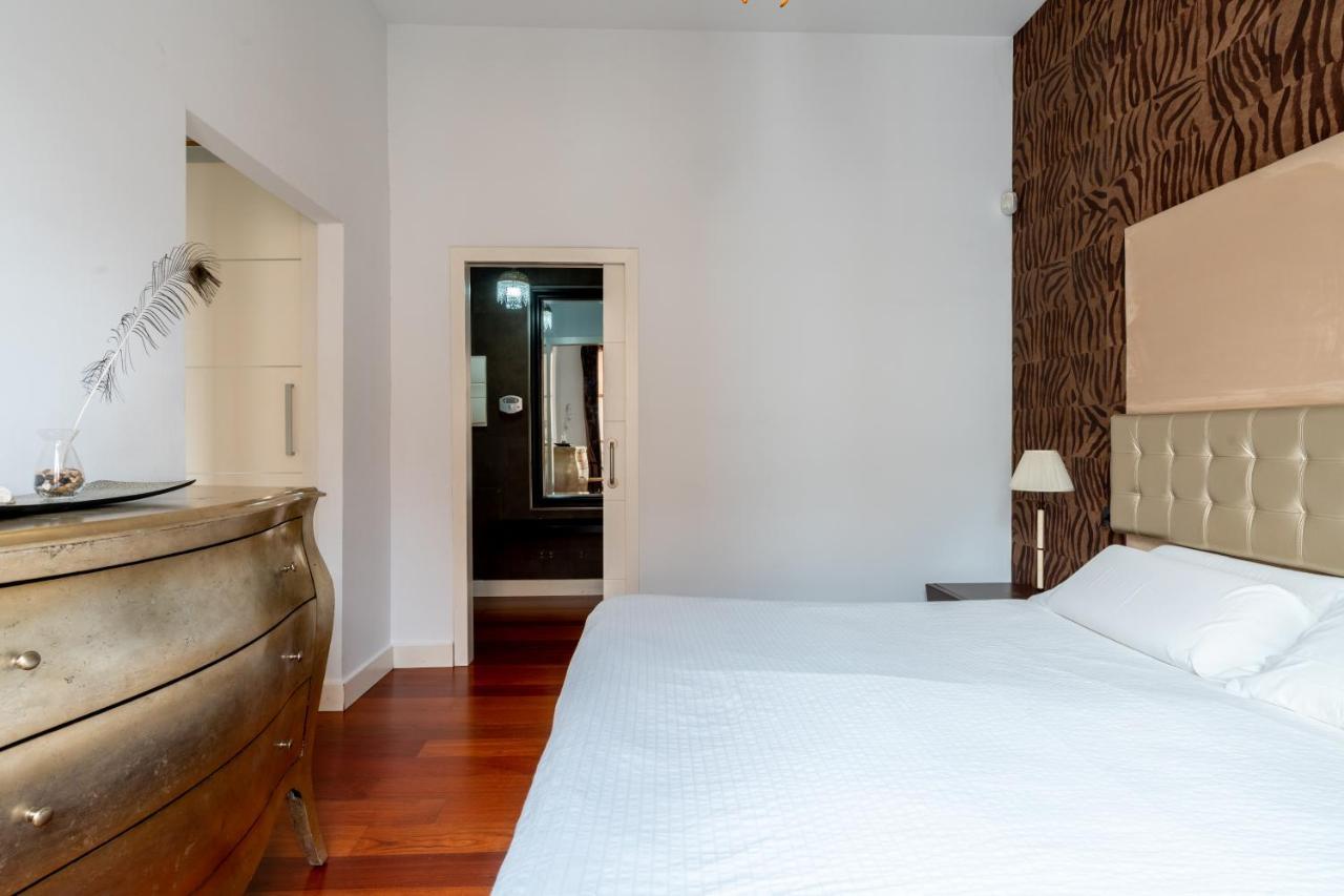 Cathedral Apartment, Upper Floor Seville