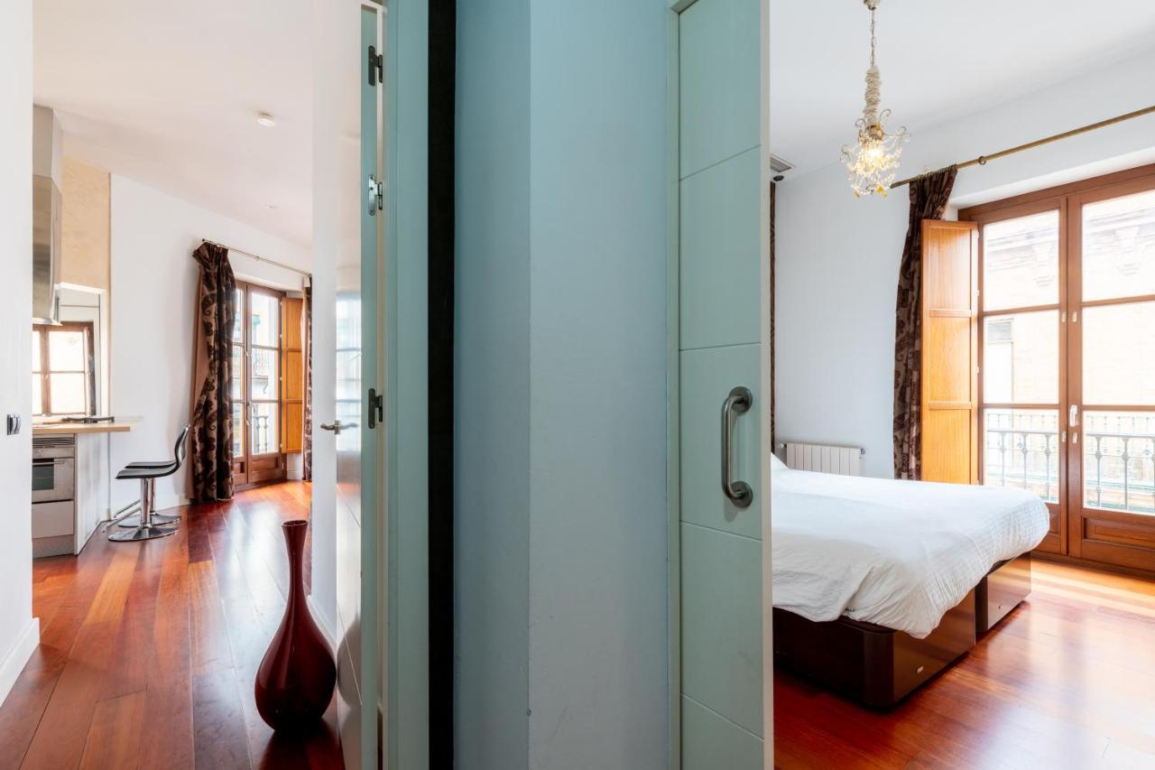 Cathedral Apartment, Upper Floor * Seville