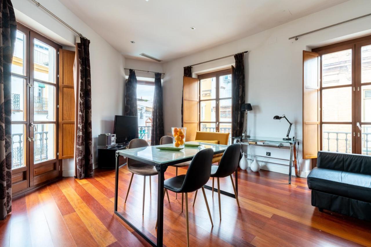 Cathedral Apartment, Upper Floor *