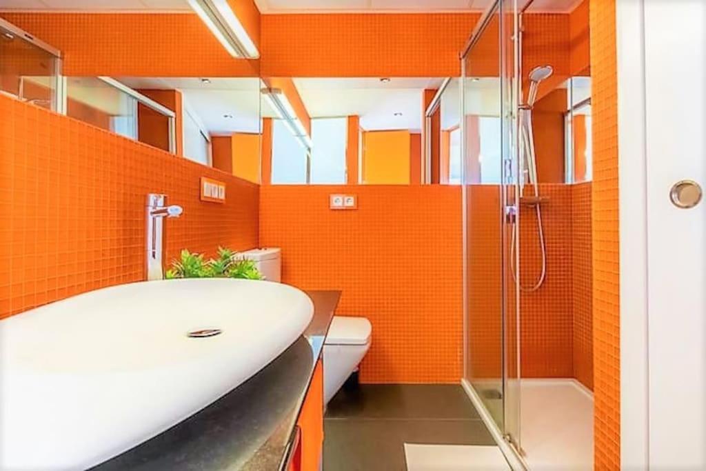 Lux Essentia Seville