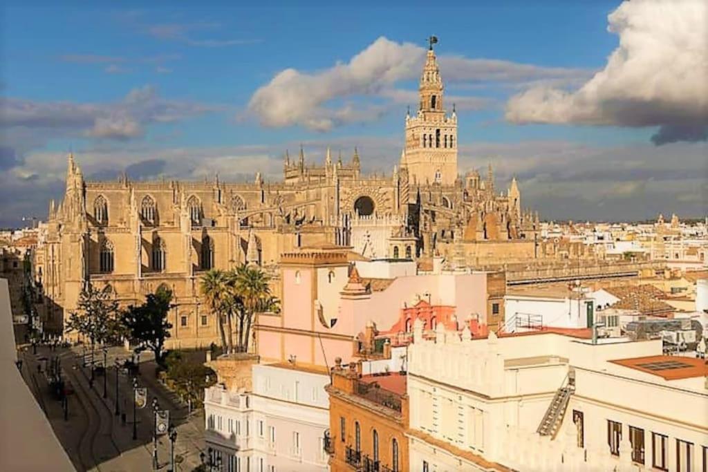 Lux Essentia * Seville