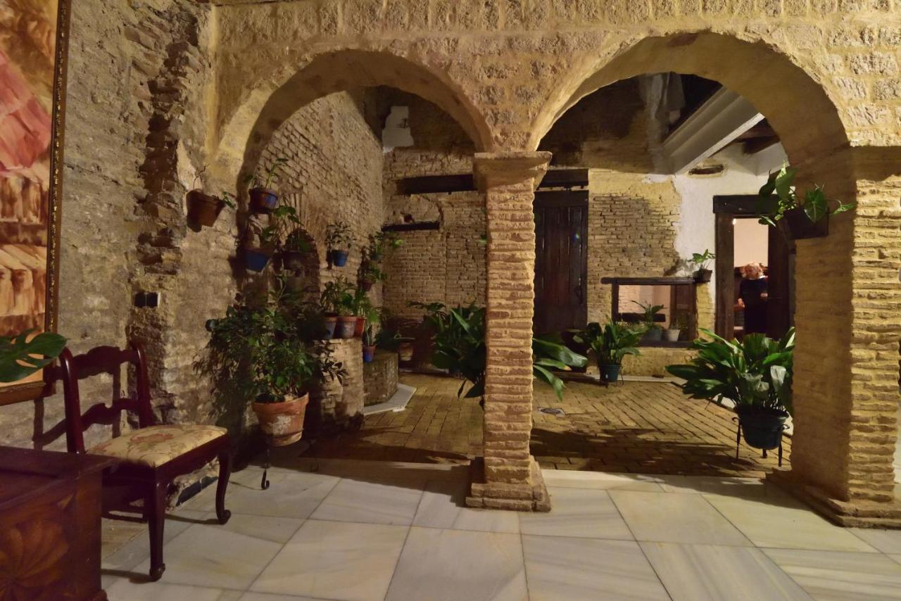 Dona Ines Barrio Santacruz Homestay *
