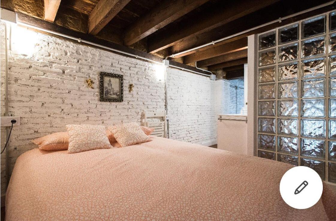 Habitación en casa particular Airbhouse Private & Sevilla