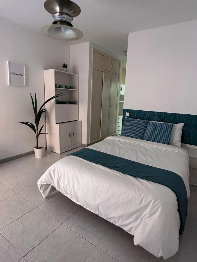 Wonderful With Terrace - 15m Walk Giralda Apartamento Sevilla