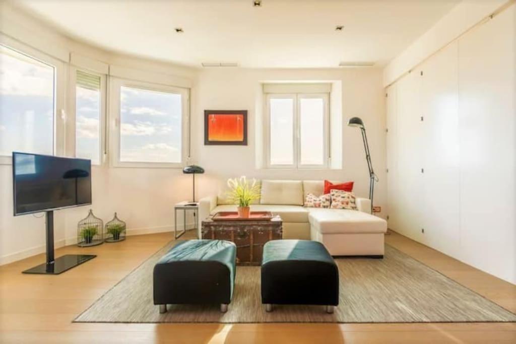Lux Essentia * Seville