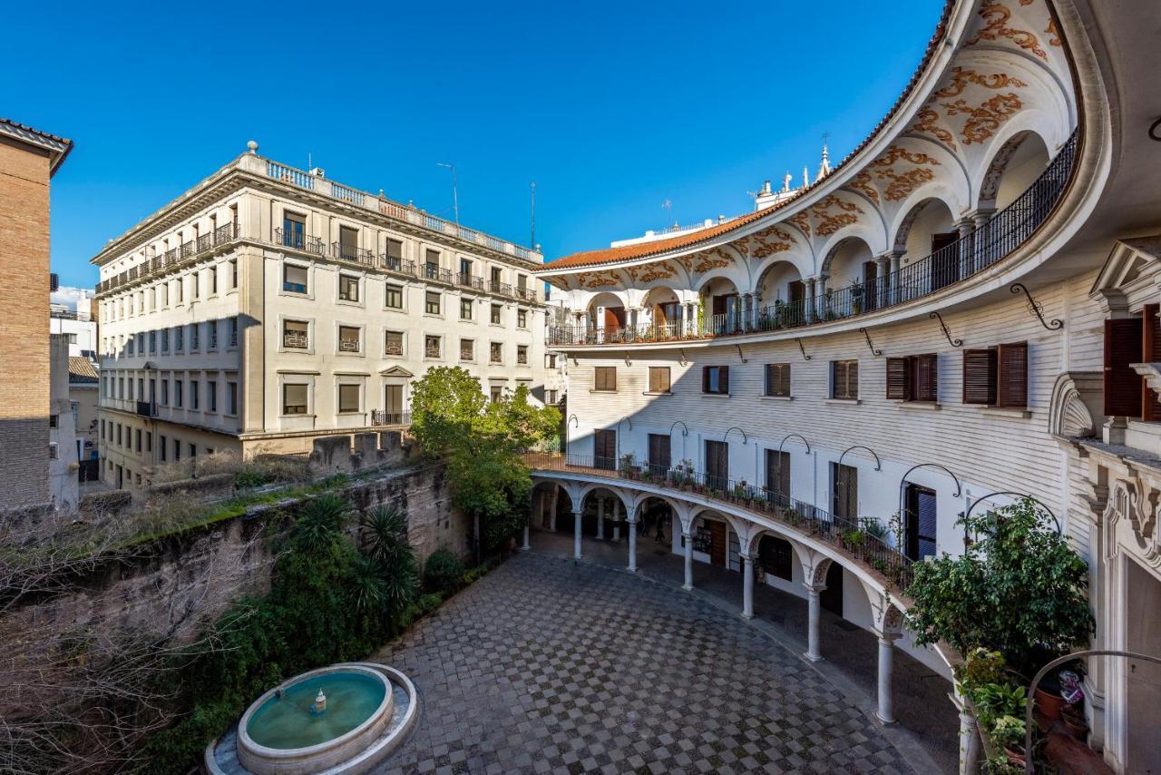 Genteel Cabildo Seville