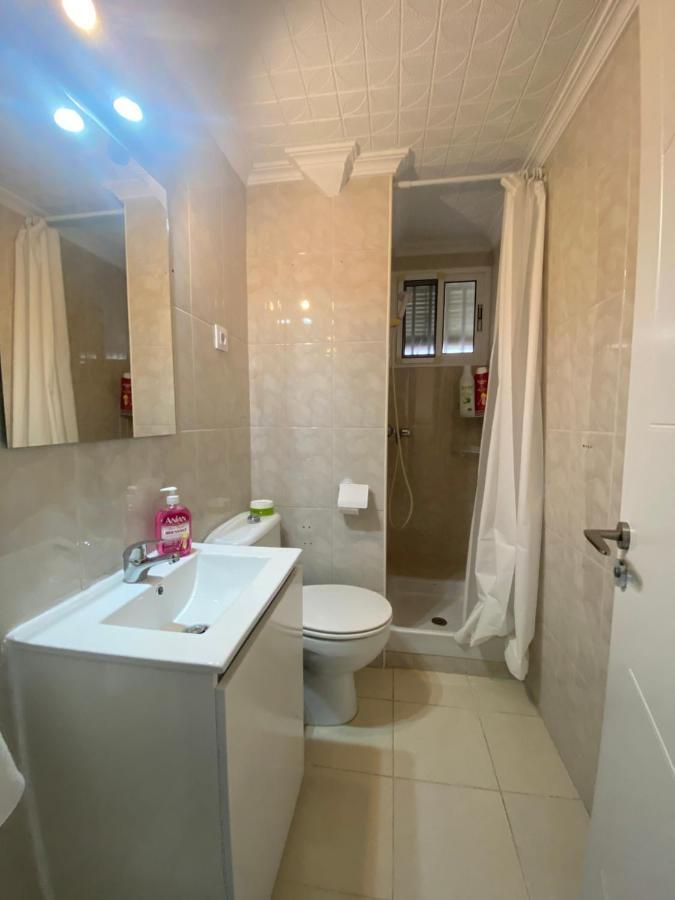 Piso Junto Al Hospital Macarena * Sevilla