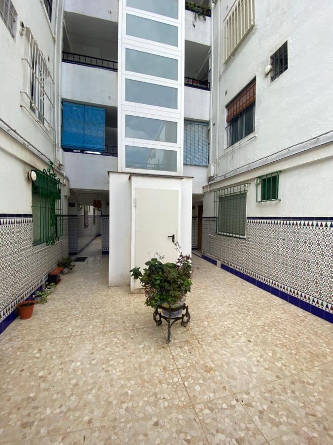 Piso Junto Al Hospital Macarena * Sevilla