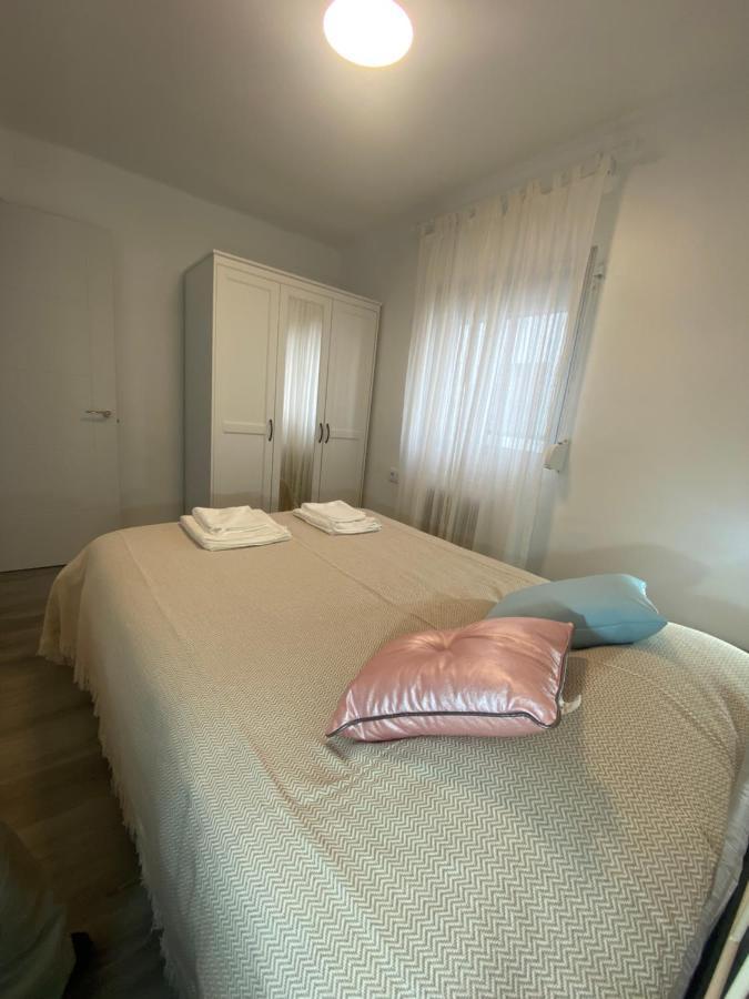 Piso Junto Al Hospital Macarena Sevilla