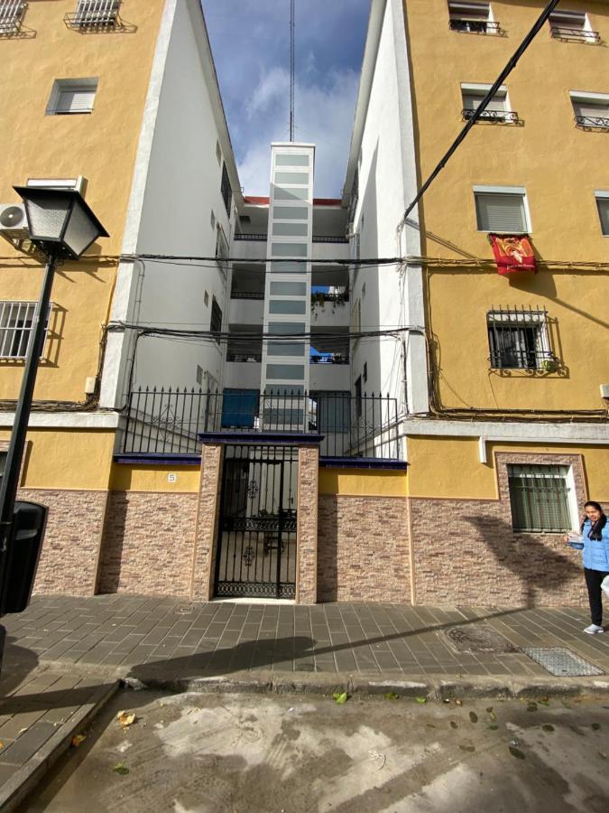 Piso Junto Al Hospital Macarena Sevilla