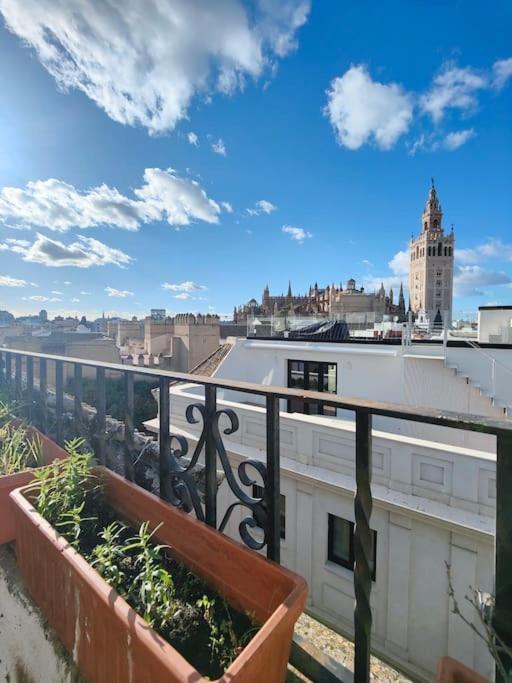 Lovely 1-bedroom Loft With Terrace. Amazing View. * Sevilla