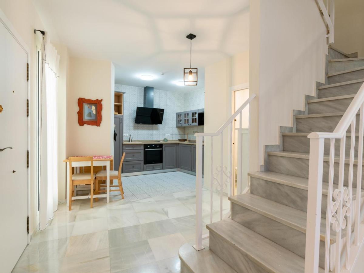 Holi-rent Penthouse Penuelas Apartment