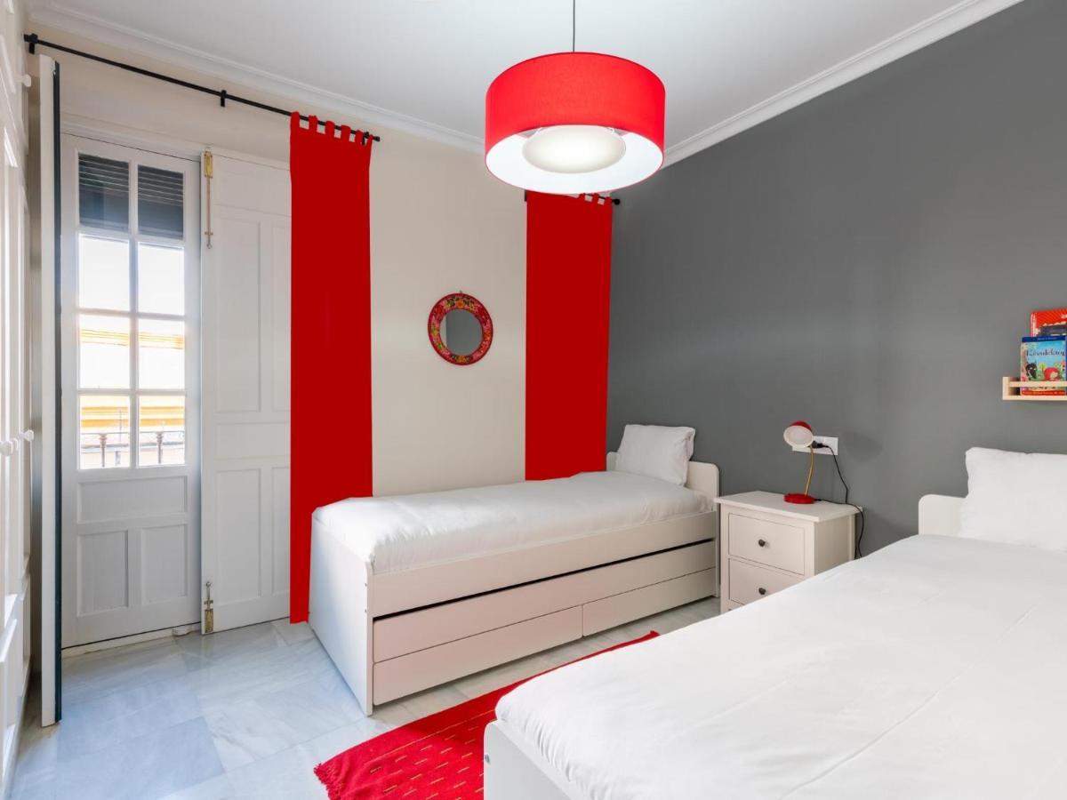 Holi-rent Penthouse Penuelas Apartment