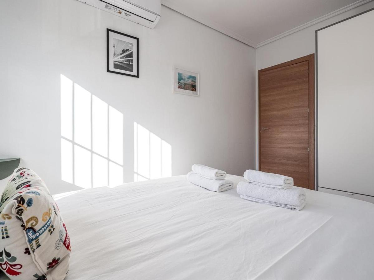 Elegante Luminoso Y Tranquilo De 2 Hab Wifi-ful Parking Inc Apartamento