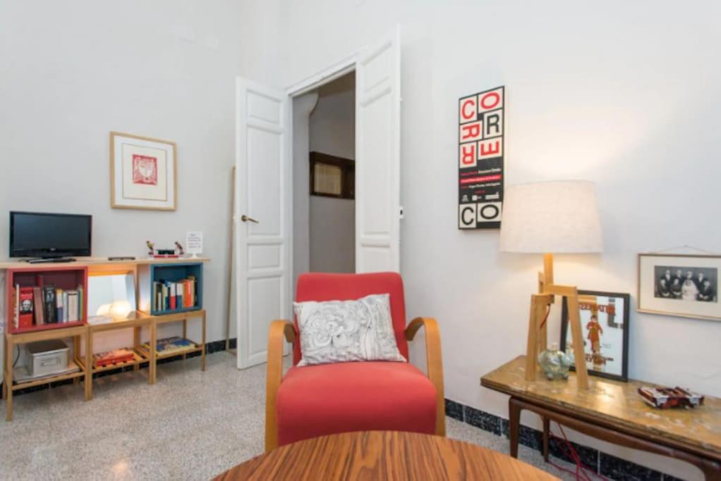 Casa Pepita: Vintage Spirit In The Old Town * Sevilla