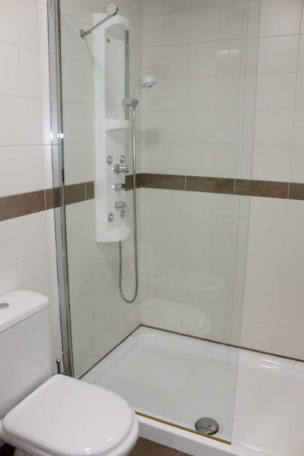 Jdc2e - In Centre