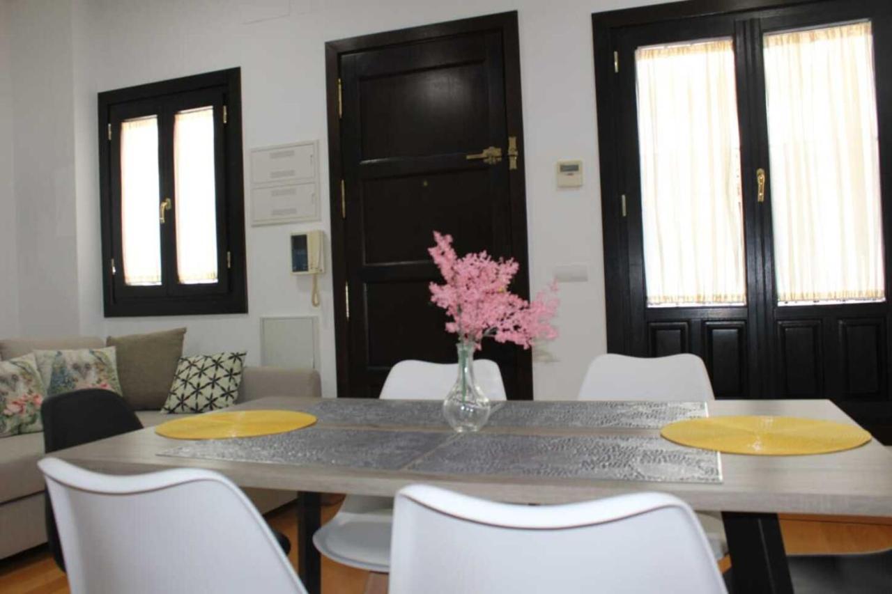 Jdc2e - In Centre Apartment