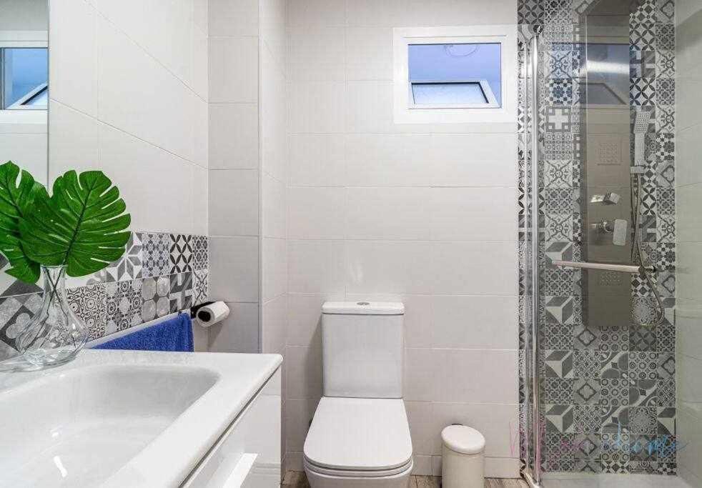 1 En Estadio Del Sevilla, 3 Y Metro Apartamento Sevilla