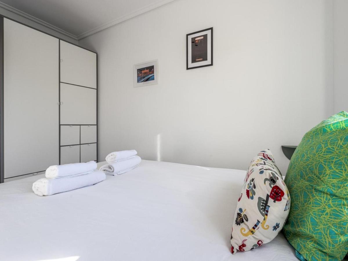 Elegante Luminoso Y Tranquilo De 2 Hab Wifi-ful Parking Inc Apartamento Sevilla