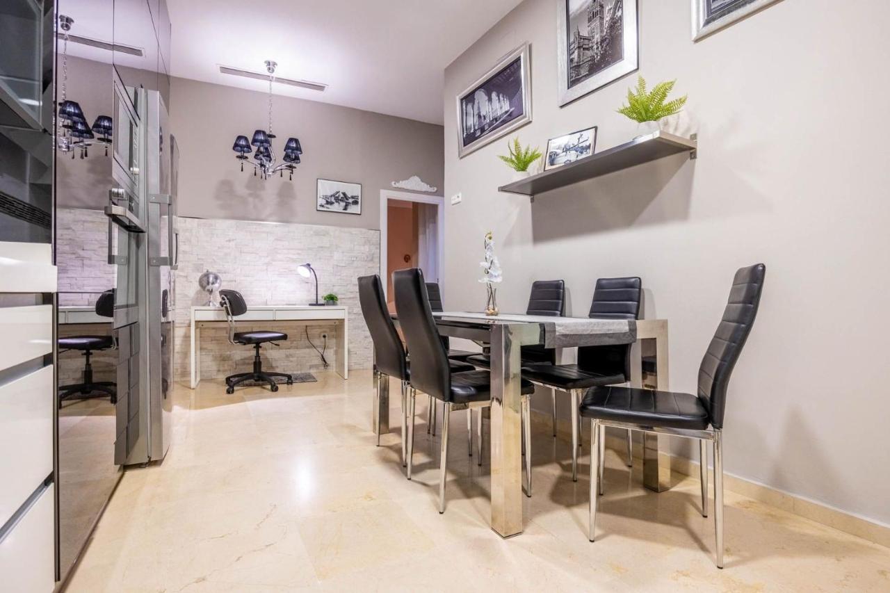 Luxe Town Hall Apartamento *