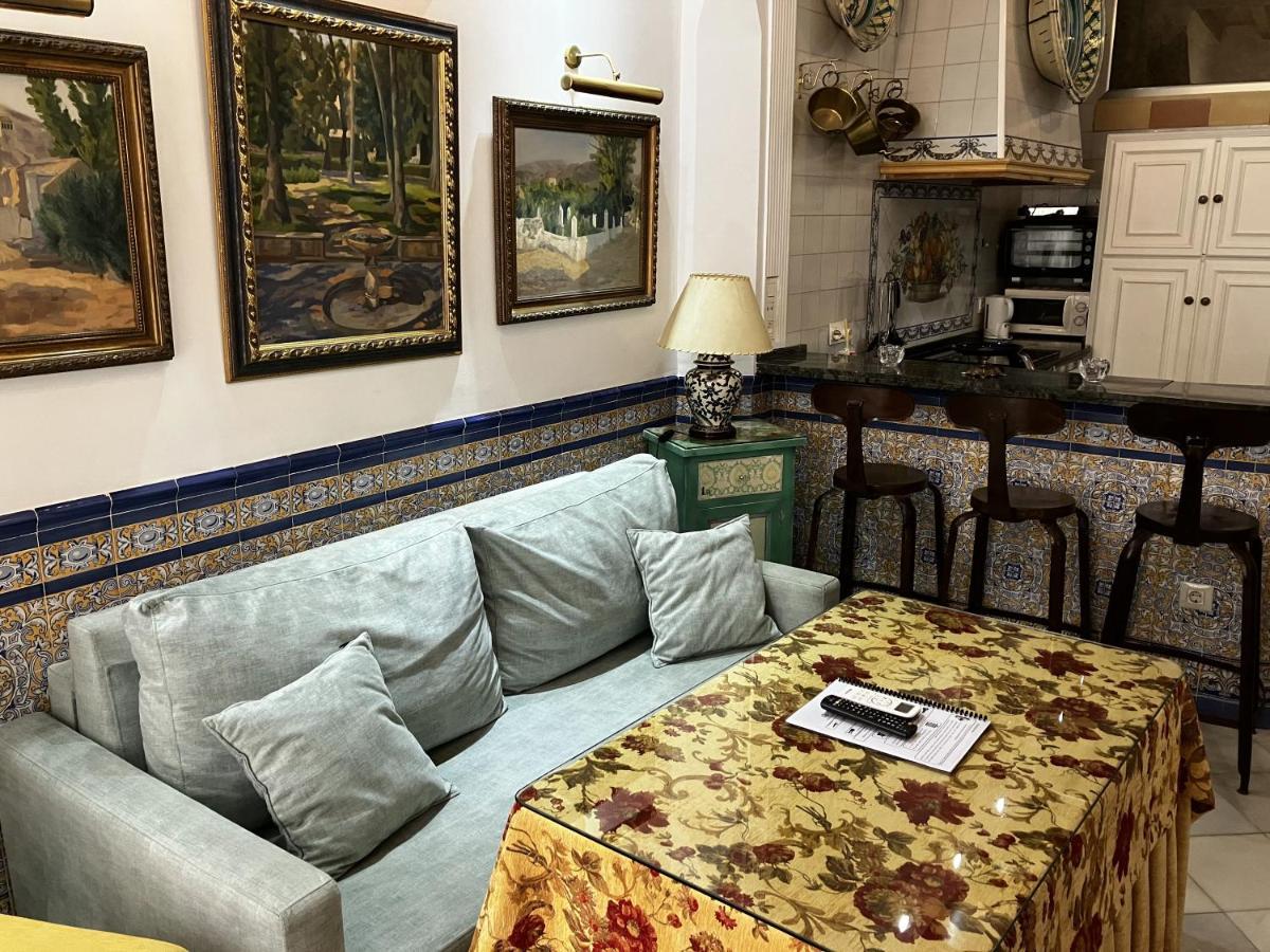 Apartamento Pequeño Palacete Calle Santas Patronas Sevilla