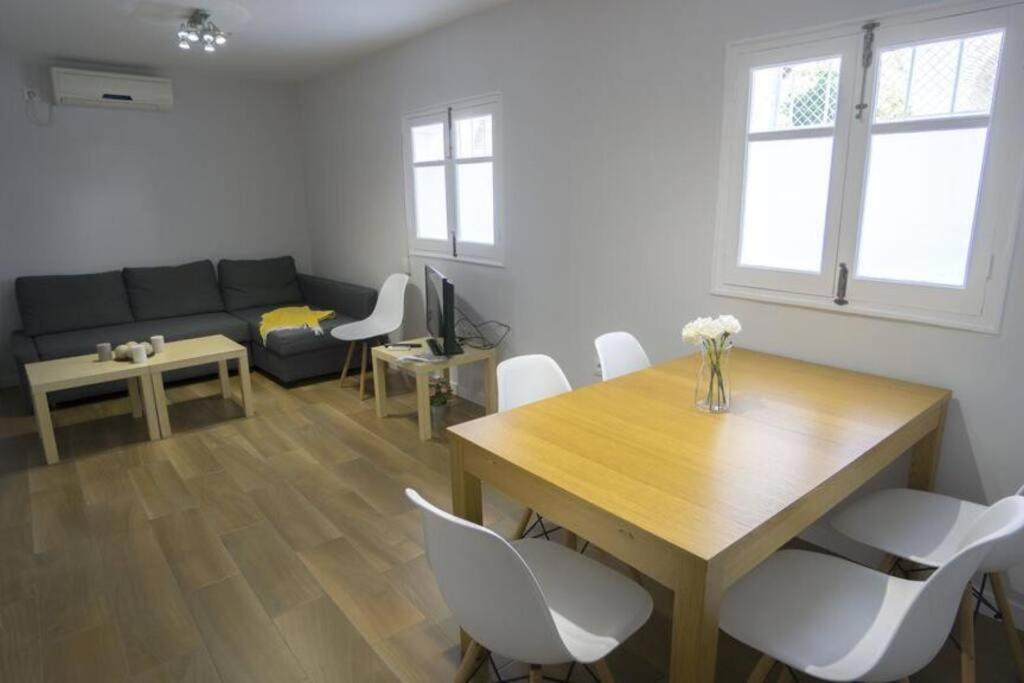 Bonito Apto. Amplio Y Luminoso Super Bien Ubicado Apartamento Sevilla