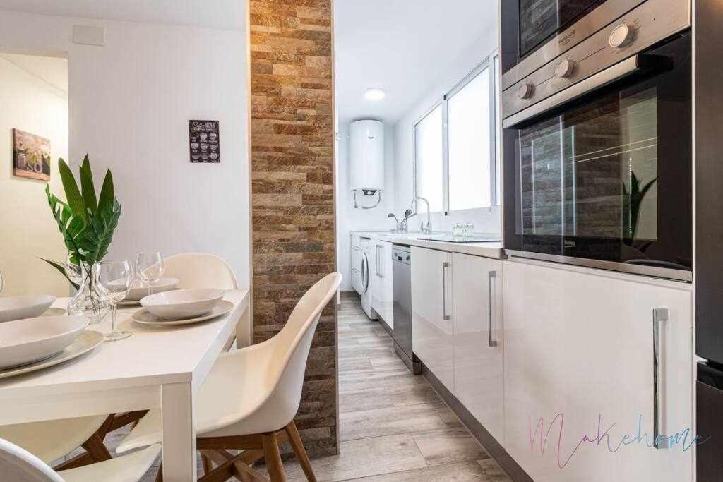 Apartamento 1 En Estadio Del Sevilla, 3 Y Metro *