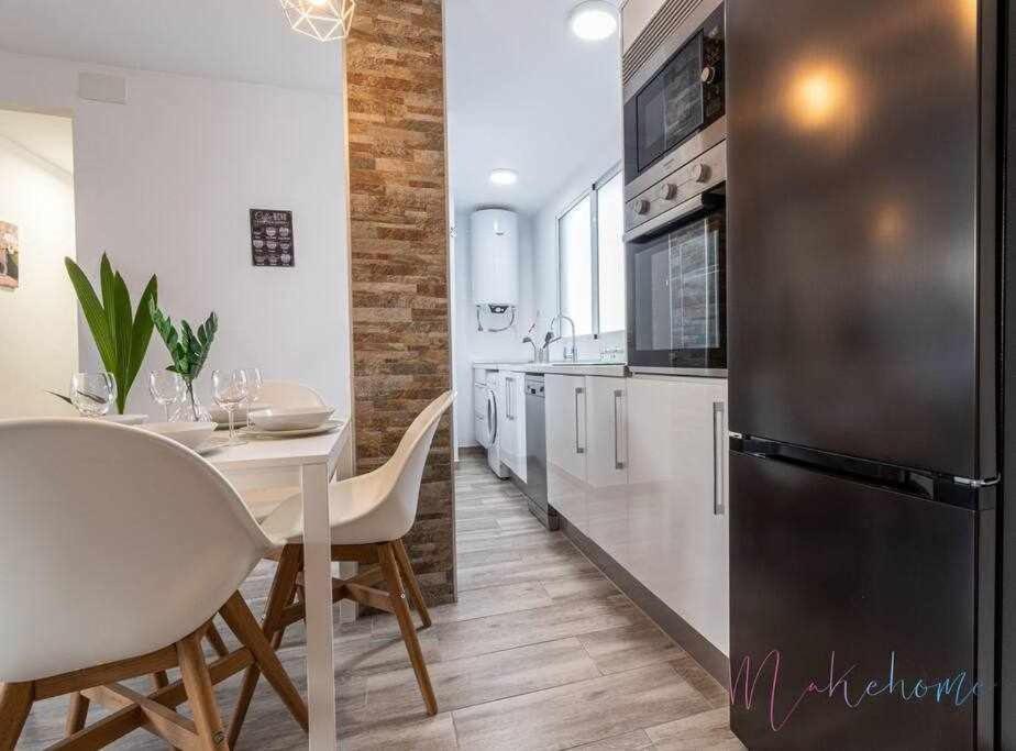 1 En Estadio Del Sevilla, 3 Y Metro Apartamento Sevilla