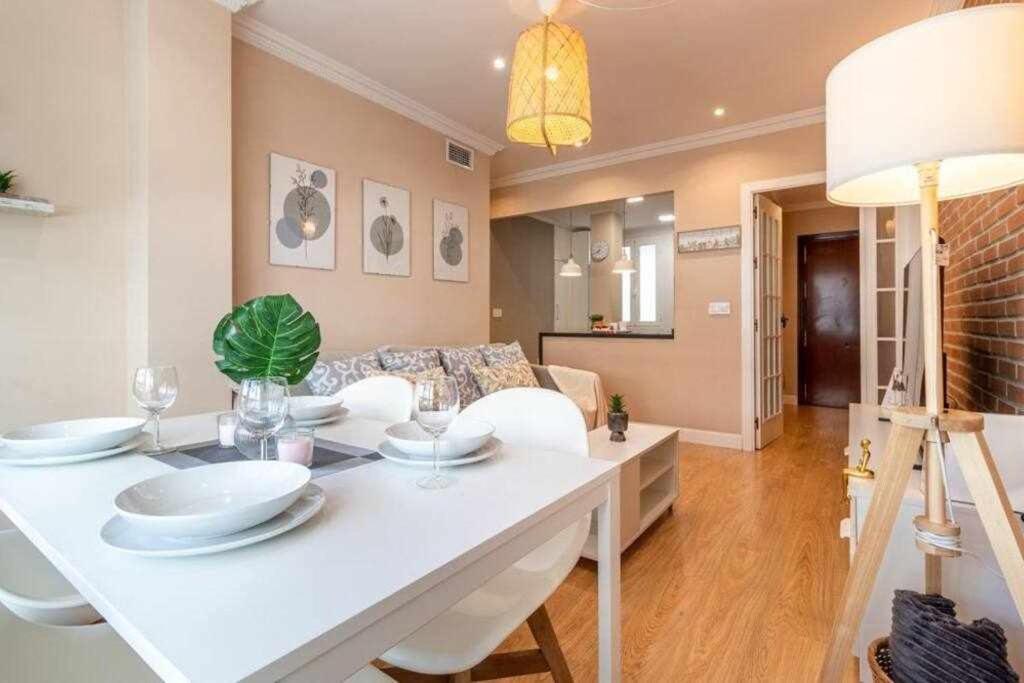 Apartamento 3 En Estadio 8 Plazas 3 Hab Y Metro Sevilla