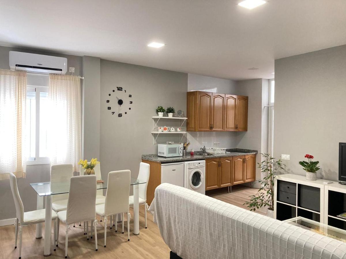 Street Apartment *
