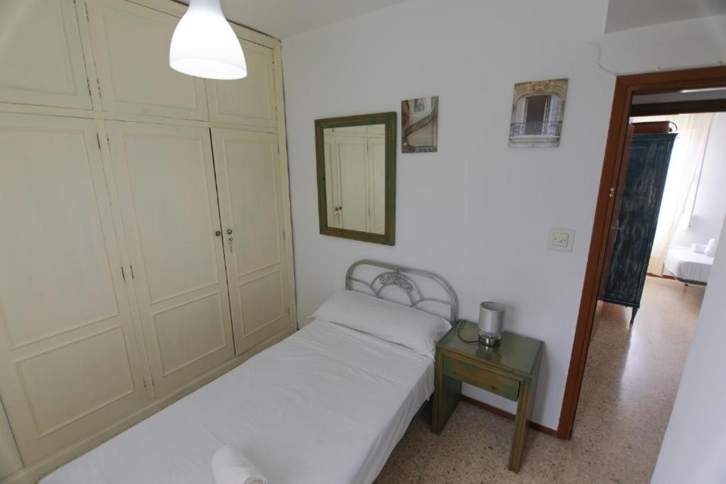 Rentalsevilla Bright In La Macarena Apartamento Sevilla