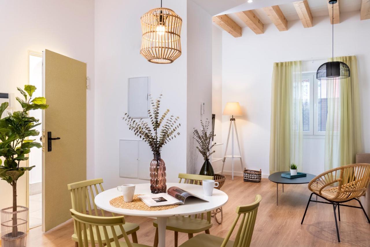 Lola 14 Apartment