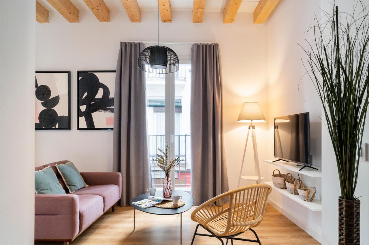 Lola 14 * Seville