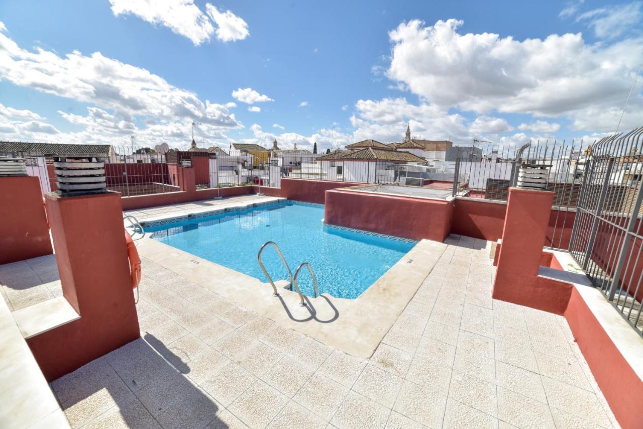 Peace, Pool & Parking At Centre