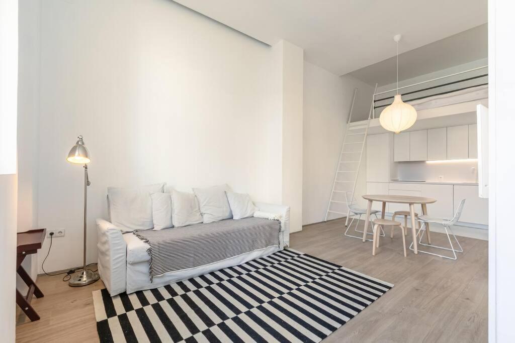 Moderno En El Corazon De Triana Apartamento