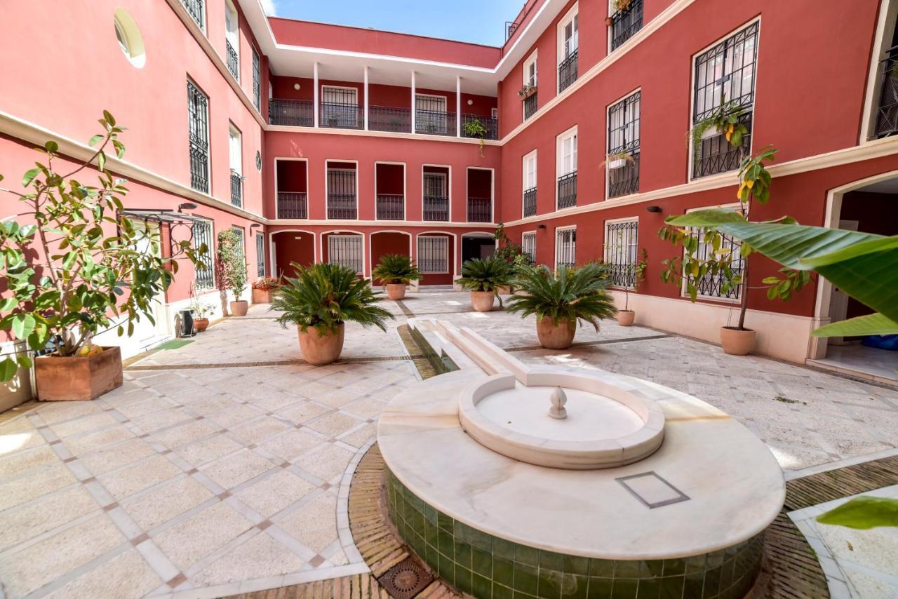 Peace, Pool & Parking At Centre Seville