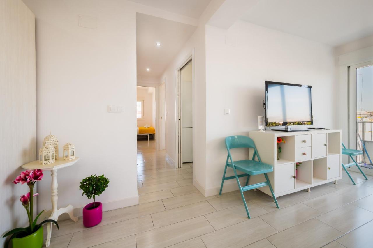 Wide And Colourful- 3bd 1bth- Triana Sevilla