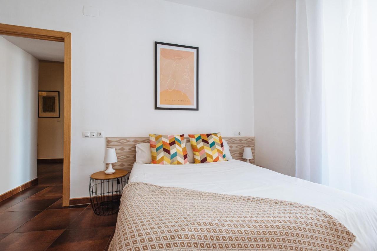 Homeyseville- Bright At Santa Cruz 6 Pax, Parking Optional Apartment